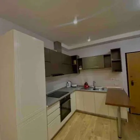 Apartament Lovely Modern In *